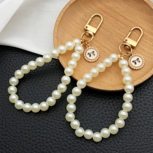 Elegant Faux Artificial Pearl Bowknot Rose Keychain Vintage Zinc Alloy Bag Charm For Women Gift Fashion Key Ring Accessories