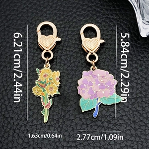 Bunte Sonnenblume und Hortensie Schlüsselanhänger mit goldenen Herz-Hummerverschlüssen