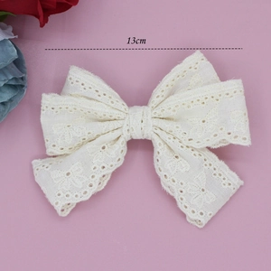 Lace bow hair clip for girls with double-layer mesh and 13cm scalloped edge design