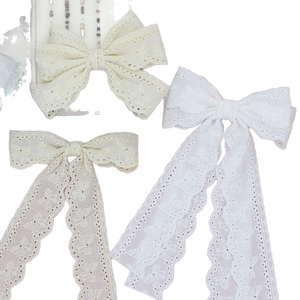 Elegant floral lace hair bow set with long ribbons for girls in vintage beige and white