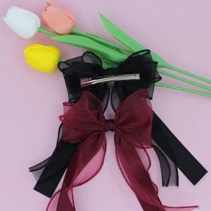 Barrettes à cheveux élégantes en organza multicouche avec longs rubans noir et bordeaux