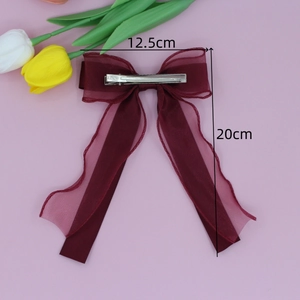 Barrette à cheveux élégante à double nœud en tulle bordeaux avec ruban fluide et pince en métal