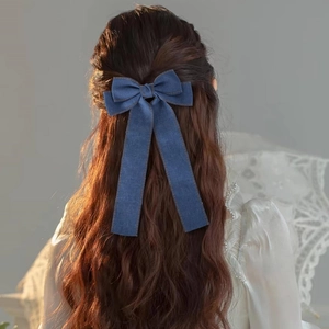 Dunkelblaue Denim-Schleifen-Haarklammer mit langen Bändern und Ziernähten für Damen