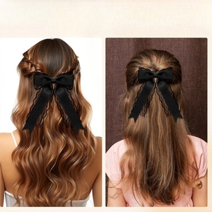 Barrette à nœud papillon noir à double couche en satin avec bordure en dentelle raffinée