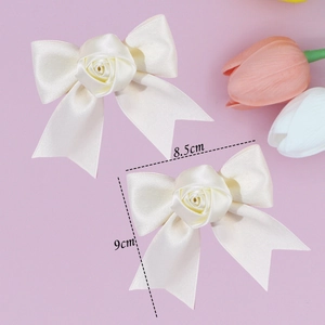 Elegante crème witte zijden roos haarclip voor dames met afmetingen 8,5 cm x 9 cm