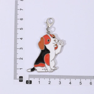 Portachiavi cane beagle con chiusura a moschettone argento su scala graduata da 5cm