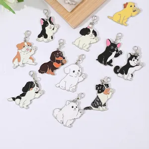 Portachiavi in smalto a forma di cane con varie razze e moschettoni in metallo su legno