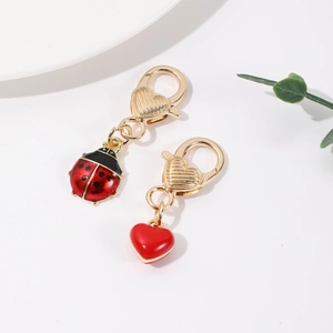 Pendentif Porte-clés en Alliage de Zinc Coeur Coccinelle Charme de Sac Avec Fermoir Mousqueton Coeur Cadeau Femme