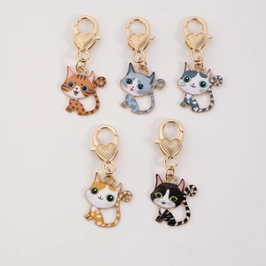 Set de 5 llaveros de gato minimalistas con colgantes de esmalte y cierres de langosta