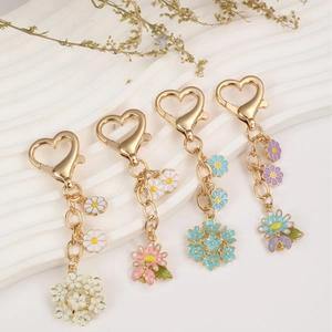 Colorful Flower Heart Keychain Ladybug Enamel Zinc Alloy Keyring Bag Charm Floral Pendant Daisy Jewelry Gift For Women Girls