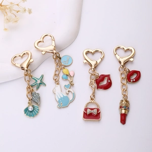 Porte-clés en Alliage de Zinc Émail Goutte d'Huile Chat Rouge à Lèvres Strass Perle Artificielle Fermoir Cœur Bijou de Sac Accessoires Femme