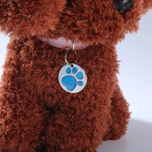 Médaille ronde en alliage de zinc pour chien avec patte bleue pailletée