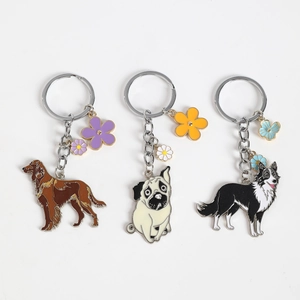 Porte-clés chien en émail avec Carlin et Border Collie et breloques florales