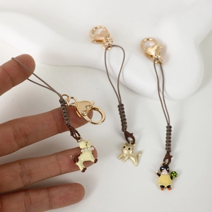 Porte-clés animaux mignons avec chien à perles et chat, fermoir cœur doré élégant