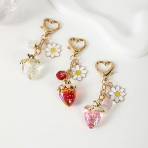 Portachiavi Dolce a Cuore con Fragola Traslucida e Fiore in Resina Lega di Zinco Margherita Pendente per Borsa Donna