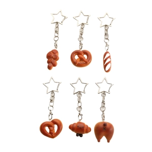 Set di 6 portachiavi in resina a forma di pane realistico con clip metalliche a stella