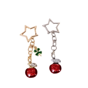 Creative red apple keychain with rhinestone leaves and star clasp for handbags