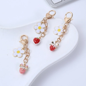 Creative Sweet White Flower Strawberry Keychain Alloy Enamel Heart Clasp Bag Charm Pendant Cute Jewelry Gift For Women Girls