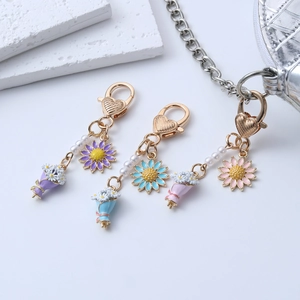 Porte-Clés Bouquet de Marguerites en Alliage Créatif Avec Fausse Künstliche Perle Crochet Coeur Charme de Sac Doux pour Femme