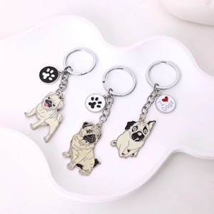 Porte-clés Chien Carlin en Métal Style Américain Pendentif Animal de Dessin Animé en Émail Mignon pour Sac à Main Femme Bijou Cadeau