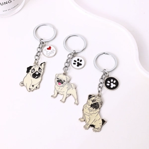 Porte-clés carlin en émail mignon en noir et beige avec breloques I Heart Dogs