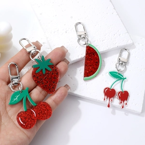 Porte-clés pailletés en acrylique avec charmes de fraise, de pastèque et de cerise