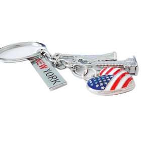New York Souvenir Schlüsselanhänger mit Freiheitsstatue und USA-Flaggenherz