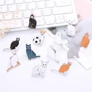 Mignonne Broche en Émail Chat Dessin Animé en Alliage Animal Épingle de Revers pour Décoration de Vêtements Sac à Dos