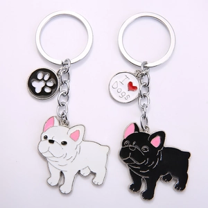 Detail von schwarz-weißen Französische Bulldogge Emaille-Anhängern mit Hundemarke
