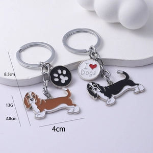 Porte-clés Basset Hound en émail avec anneaux en métal poli et breloque I Love Dogs