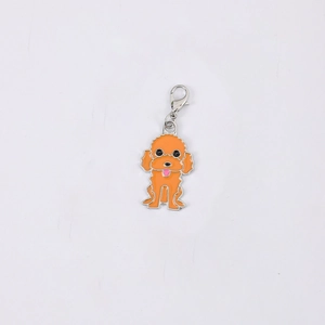 Porte-clés pendentif caniche dessin animé avec émail orange et fermoir mousqueton argenté