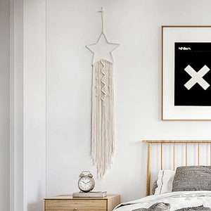 Handgefertigter Makramee-Stern Wandbehang mit Baumwollquasten für Boho-Deko