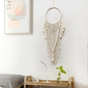 Arazzo da parete boho fatto a mano in corda di cotone con motivi geometrici e nappe