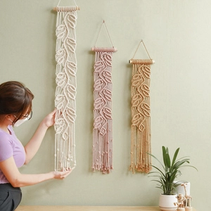 Tapisserie Murale en Macramé de Coton Tissée à la Main Style Bohémien Forme de Feuille Avec Tige en Bois Décoration Murale Pour Salon Chambre à Coucher