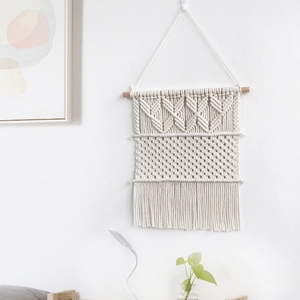 Tenture murale bohème en macramé fait main avec franges et tige en bois déco