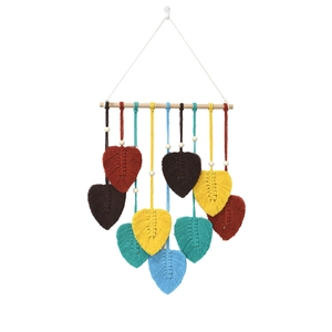 Décoration murale bohème faite main avec feuilles en macramé colorées et perles en bois