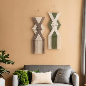 Arazzo da parete in cotone intrecciato a mano stile nordico con motivi geometrici e frange