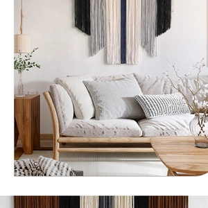 Détail d'une tenture murale en macramé fait main avec des franges colorées design