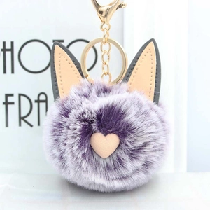 Porte-clés oreilles de chat en peluche violette avec cœur rose et anneau doré