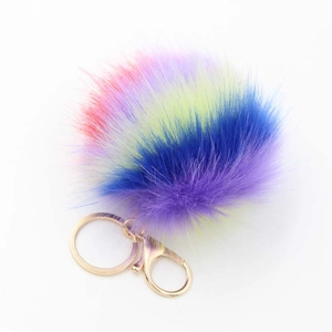Porte-clés Boule de Peluche en Fausse Fourrure Pour Femmes Dégradé Arc-en-ciel Pompon Bijou de Sac Anneau Doré Fermoir Homard