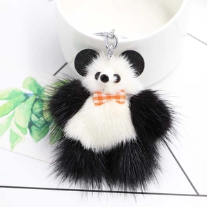 Porte-clés panda en peluche de qualité avec un petit nœud papillon à carreaux orange