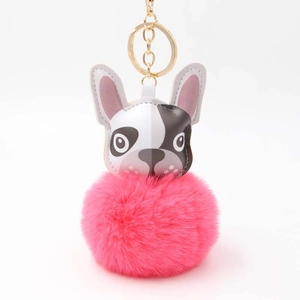 Cartoon Bulldogge Schlüsselanhänger mit pinkem Pompon und Goldring für Taschen