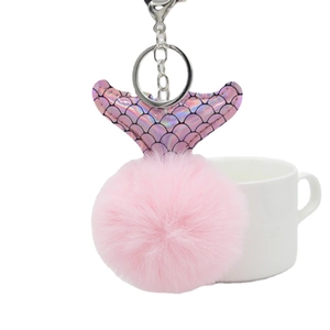 Porte-clés pompon en peluche avec queue de sirène laser et anneau métallique argenté