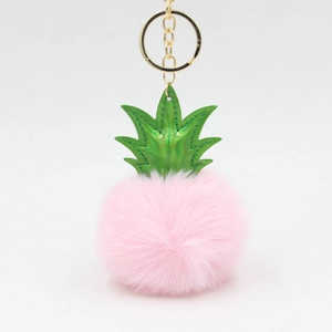 Süßer rosa Plüsch-Ananas-Schlüsselanhänger mit grünen PU-Blättern und goldenem Ring