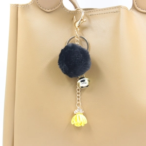 Portachiavi Pompon In Ecopelliccia Con Nappa E Campanellino Chiusura A Moschettone In Lega Di Zinco Ciondolo Per Borsa Da Donna
