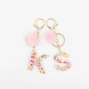Porte-clés Lettre de l'Alphabet en Résine Avec Pompon en Fausse Fourrure Rose Paillettes Coeur Pendentif de Sac Alliage d'Or