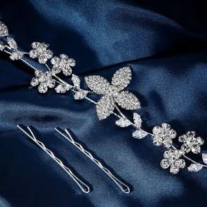 Élégant ensemble serre-tête fleurs et feuilles argenté avec cristaux pour mariée chic