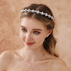 Elegante Cerchietto in Lega d'Argento con Strass Catena Geometrica per Donna Accessori Moda Pendolari Appuntamenti