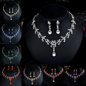 Parure bijoux de mariée en cristal avec collier floral et boucles d'oreilles goutte d'eau
