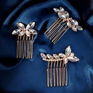 Dreiteiliges goldenes Braut-Haarkamm-Set mit Kristallblumen und Perlen für Hochzeiten